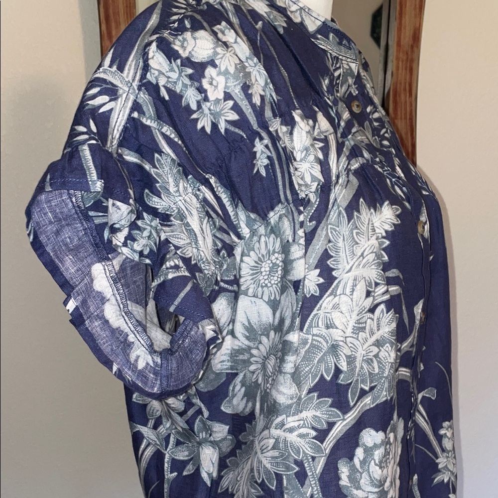 Pilcro Navy and White Floral Button-Down Shirt - Picture 3 of 5